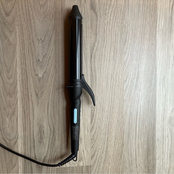 Long Barrel Curling Iron - Picture 5 of 8